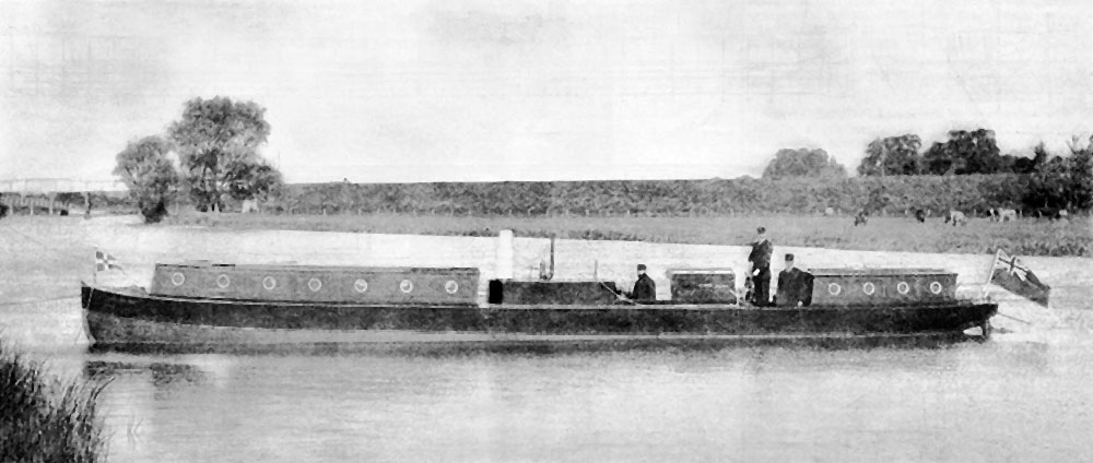 The original Dragon Fly III on the Thames at Abingdon, near Davis&rsquo;s boatyard where it was built.