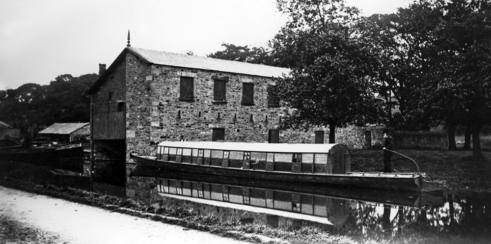 A packet boat on the Lancaster Canal. Such craft were capable of taking passengers the 30 miles from Preston to Lancaster in three hours. 